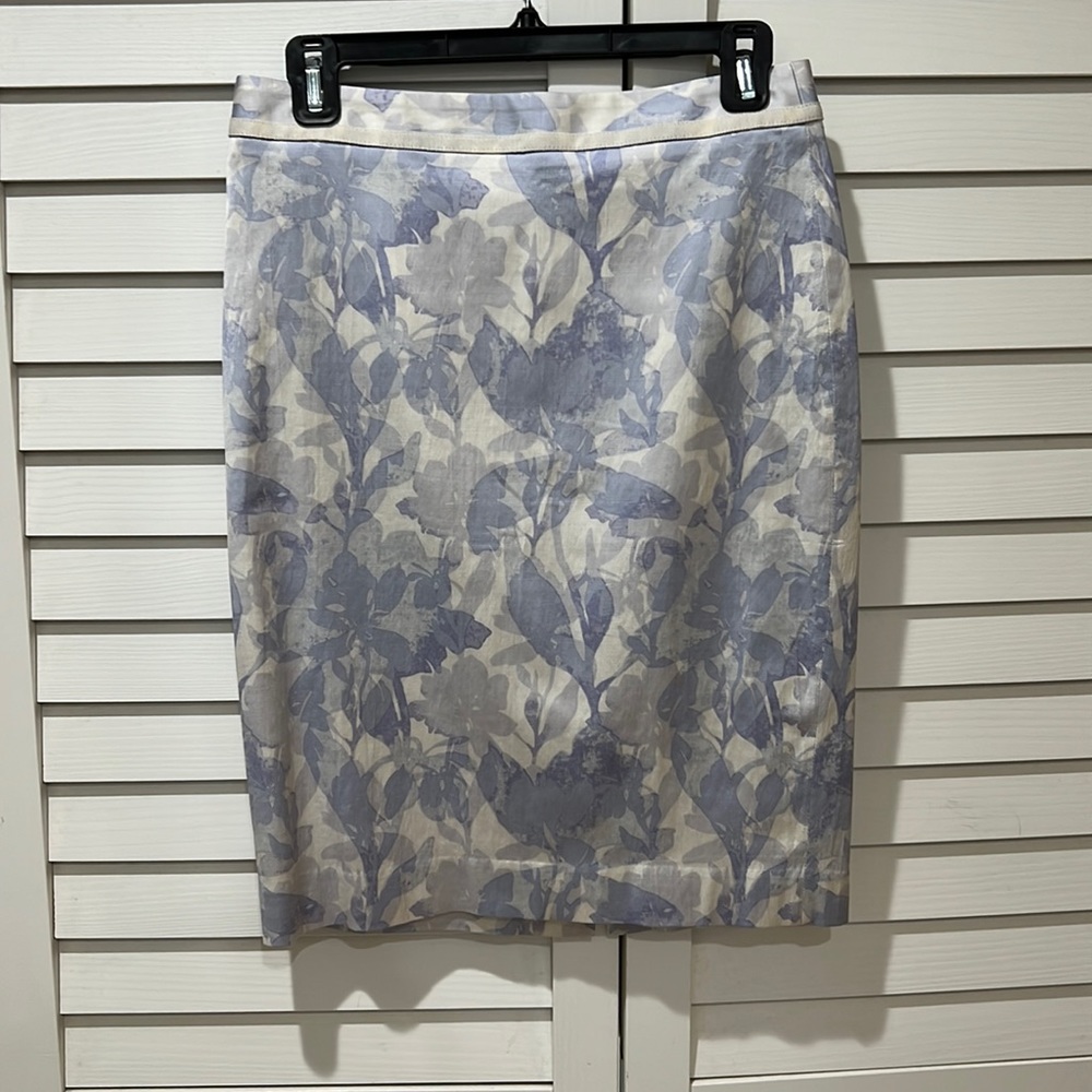 Banana Republic Silk Floral pencil skirt size 2